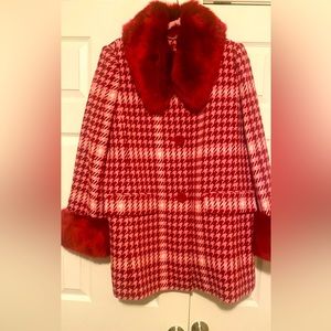 Stylish Plaid winter dress coat with non removable fur collar size Large